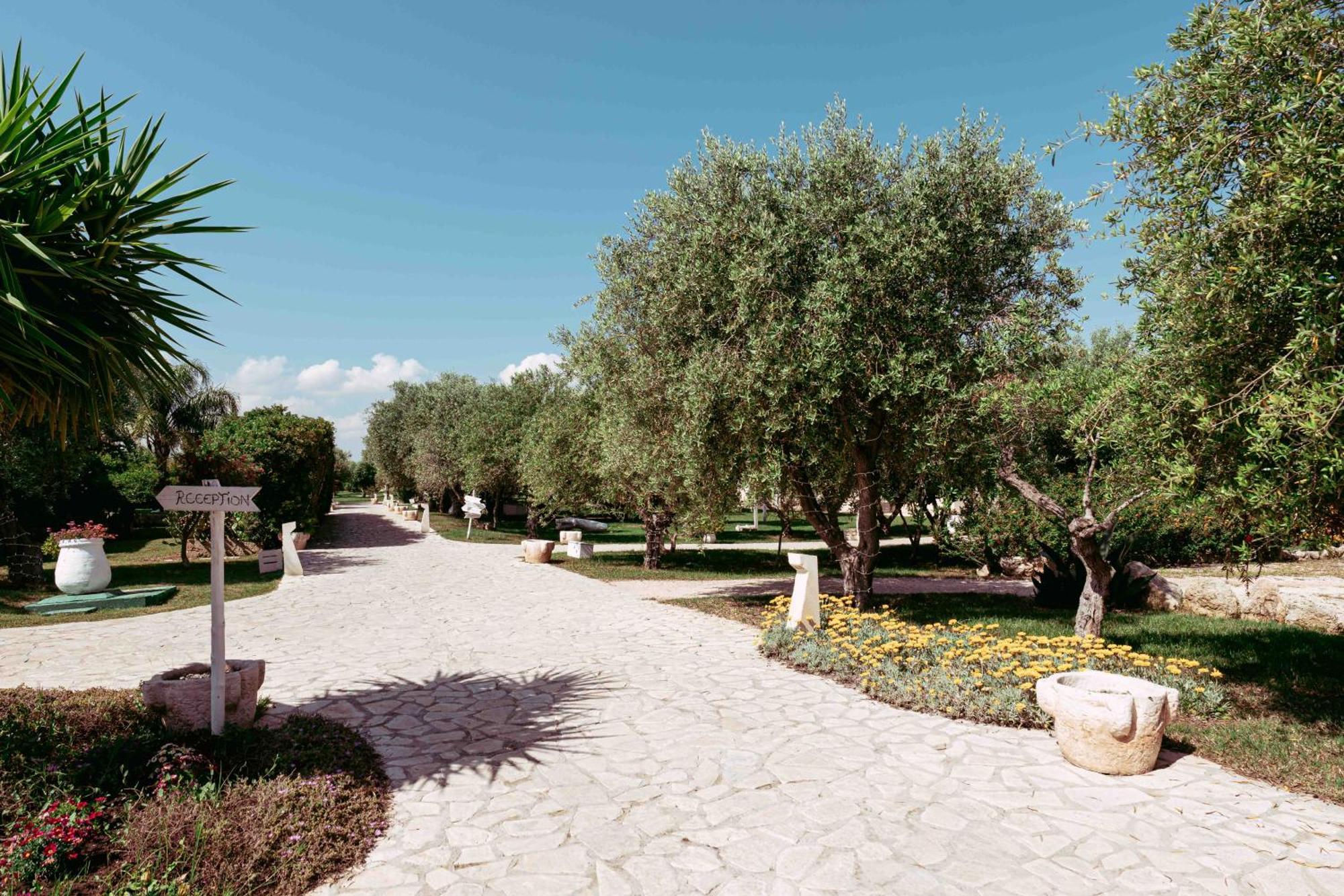 Casale Del Murgese Country Resort Savelletri Exteriör bild